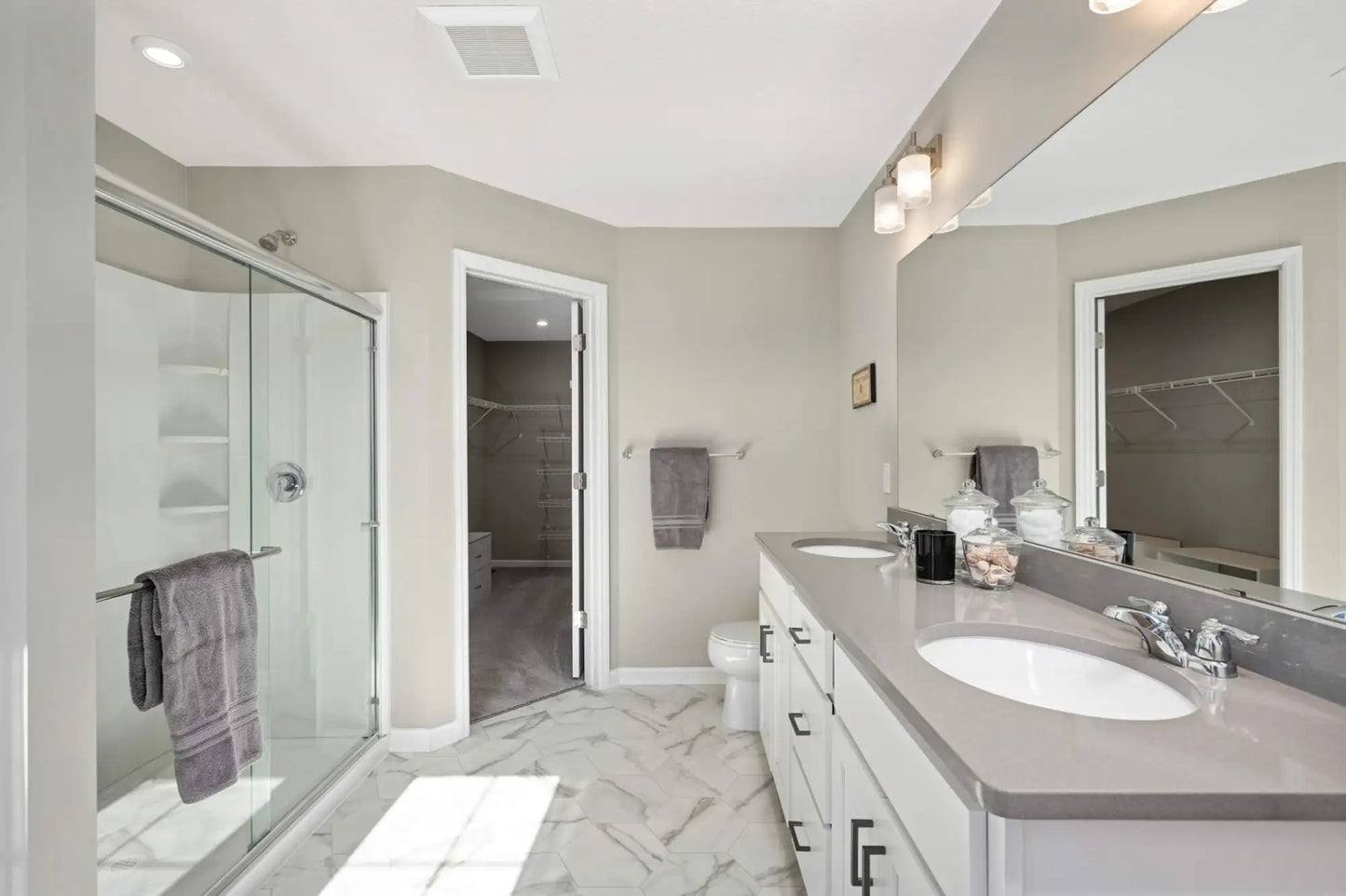 819 Roselyn Drive, Victoria, MN 55386