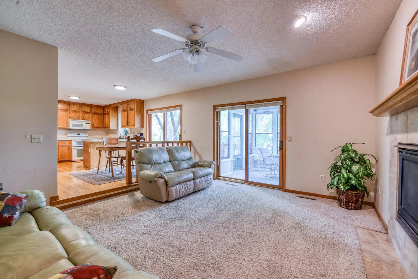 15813 Garden View Drive, Apple Valley, MN 55124