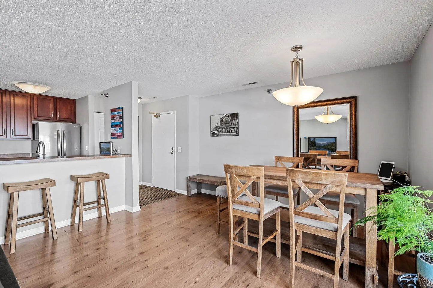 6020 Chasewood Parkway, Minnetonka, MN 55343