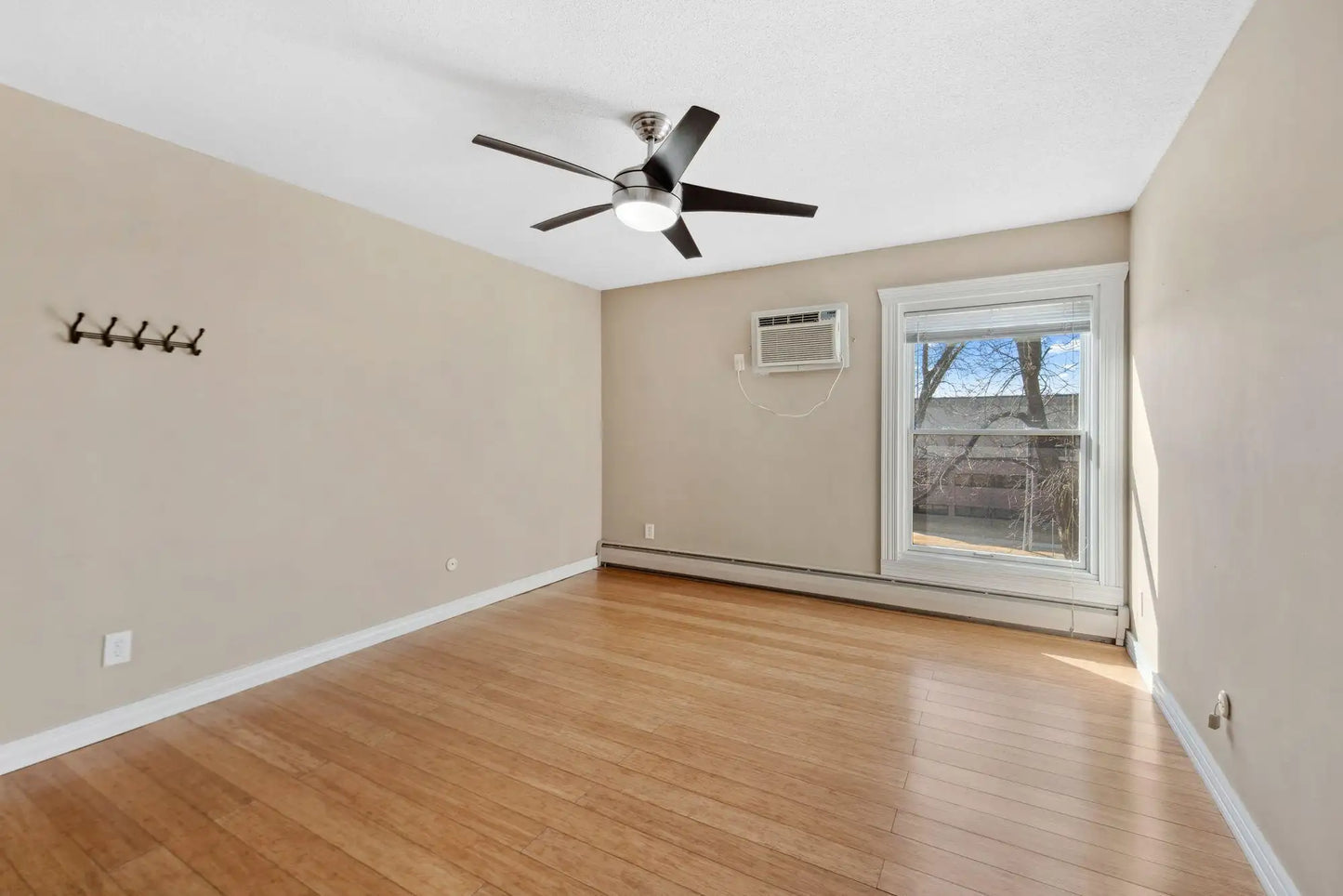 2800 Hamline Avenue, Roseville, MN 55113