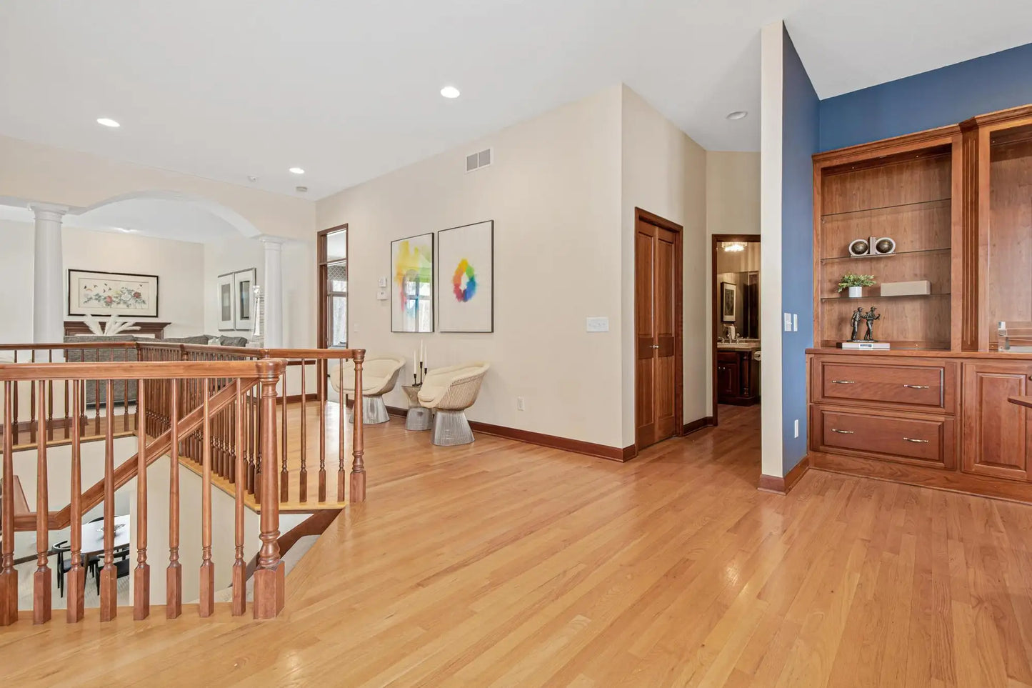 2202 Midland View Court, Roseville, MN 55113