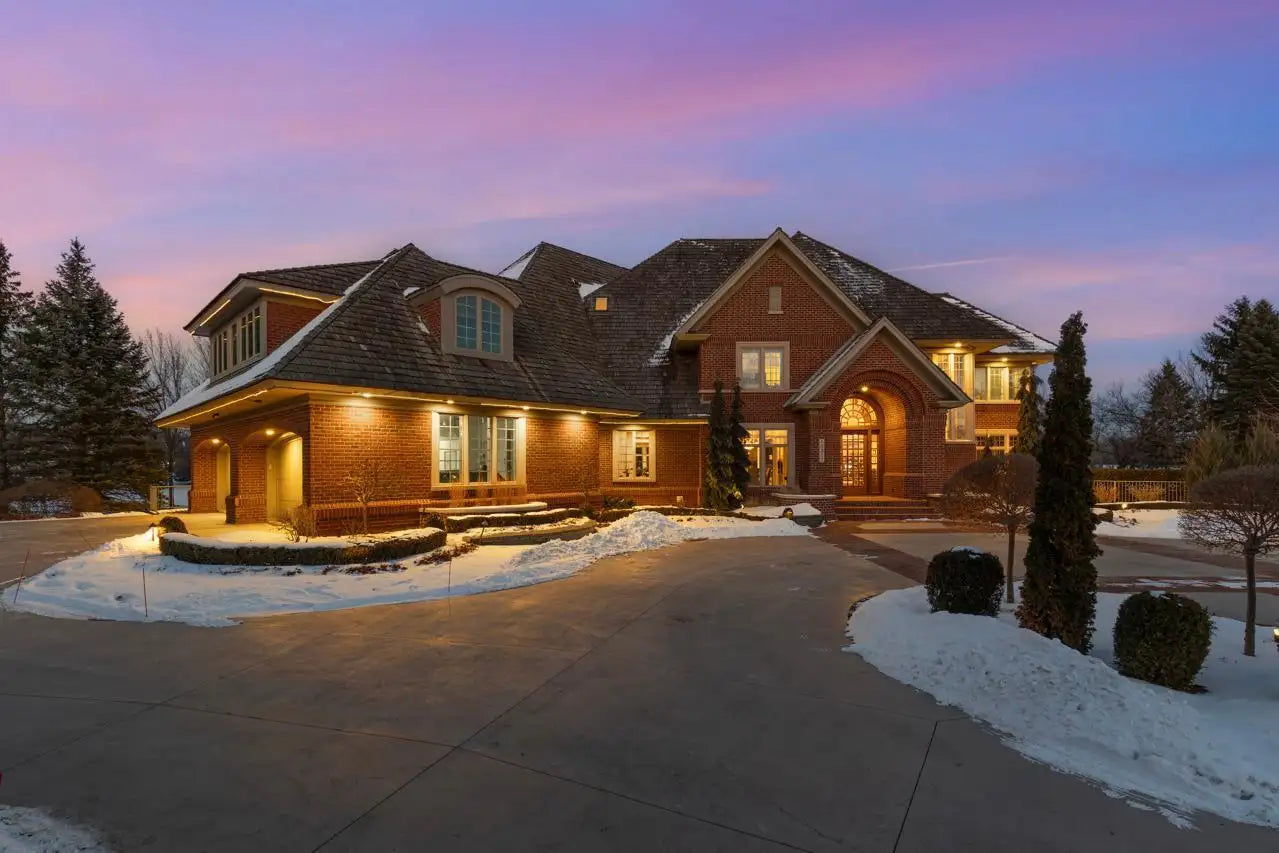 18313 Nicklaus Way, Eden Prairie, MN 55347