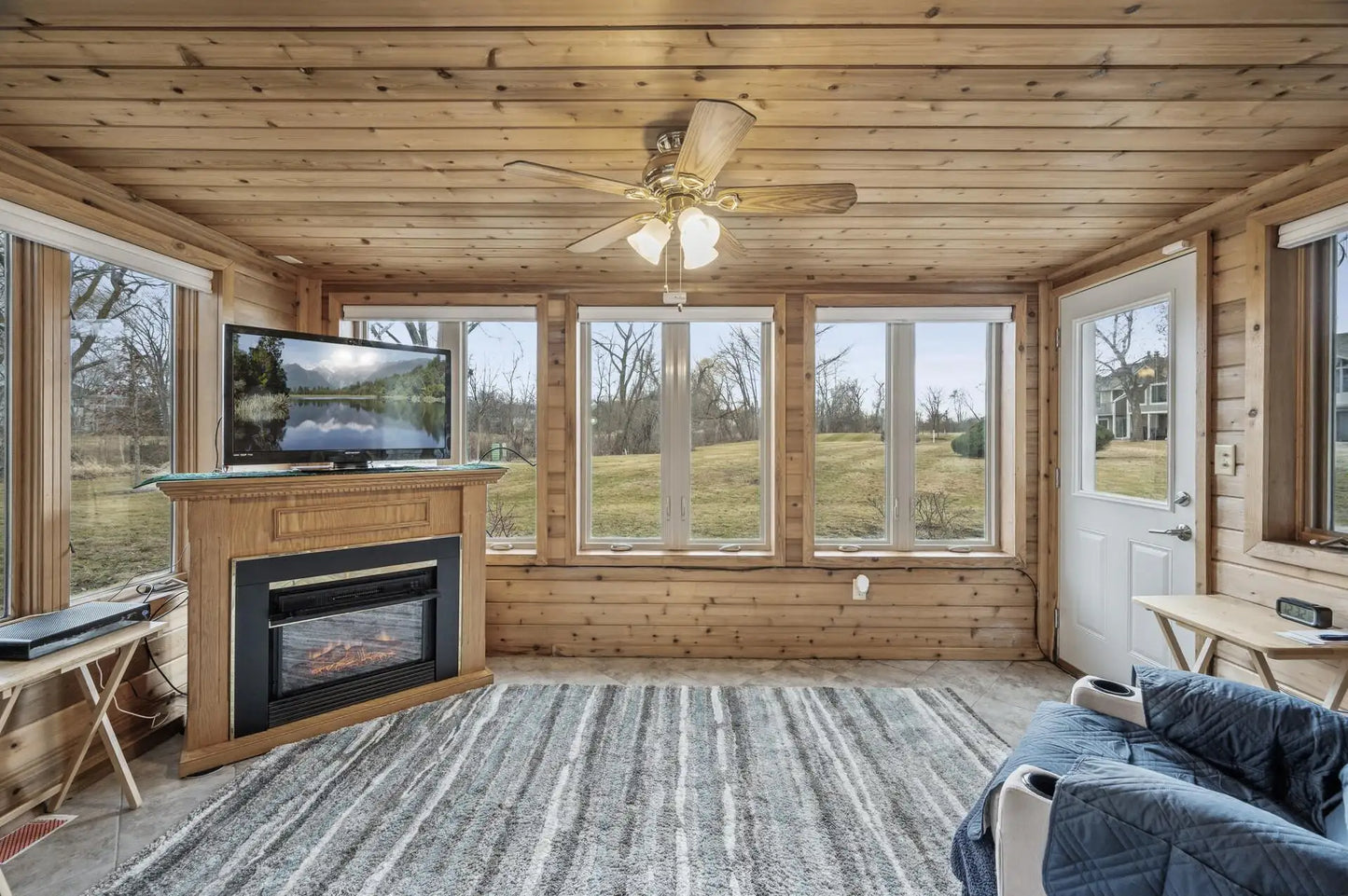 974 Winterberry Drive, Woodbury, MN 55125