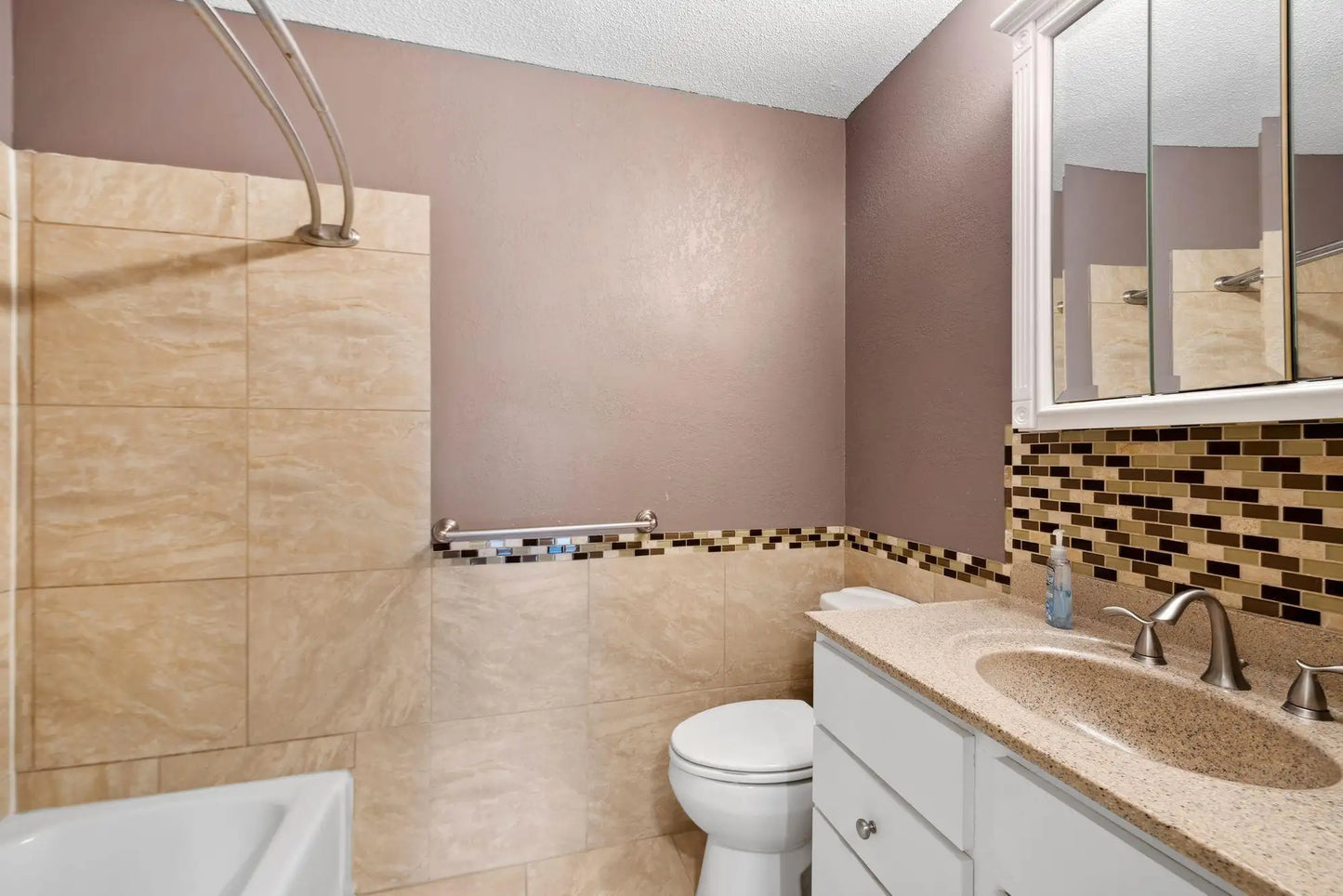 2800 Hamline Avenue, Roseville, MN 55113