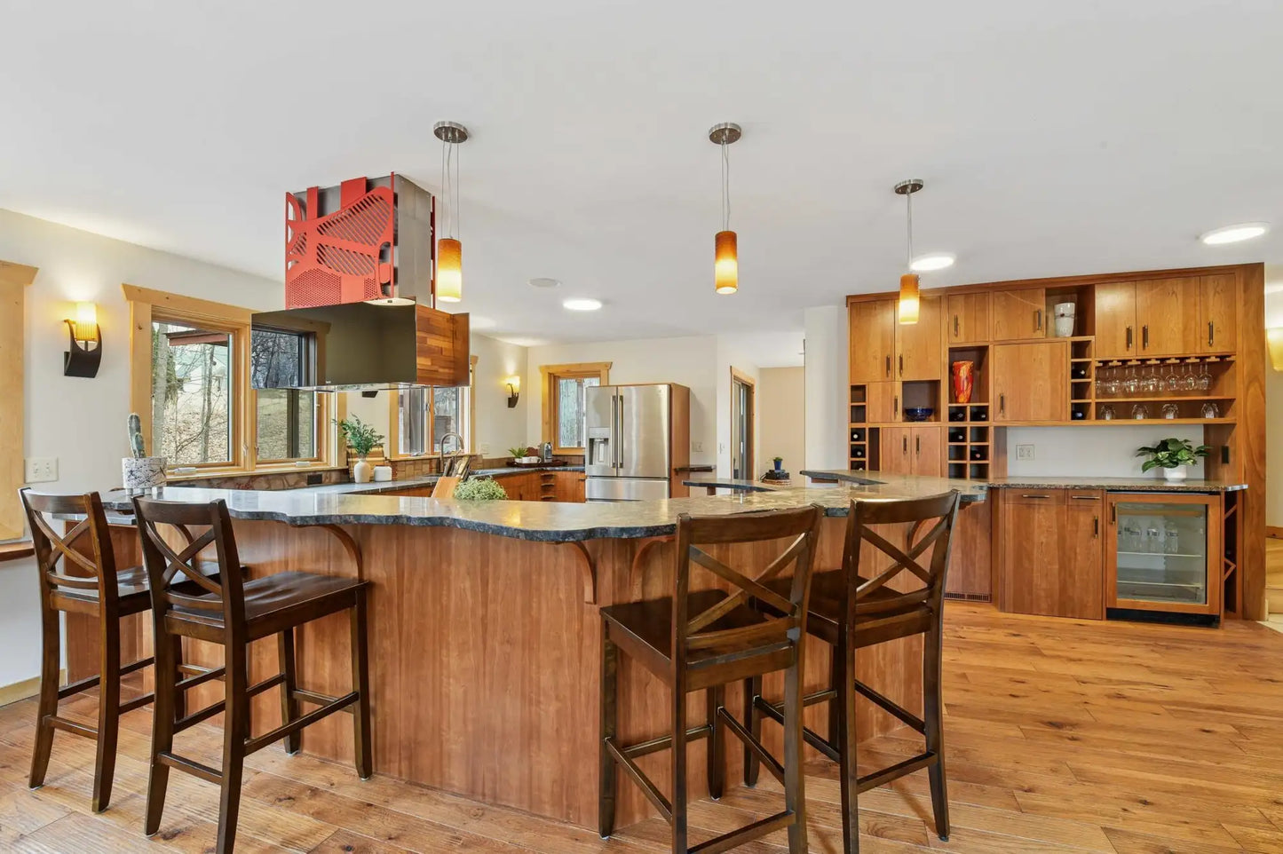 18920 Park Avenue, Deephaven, MN 55391