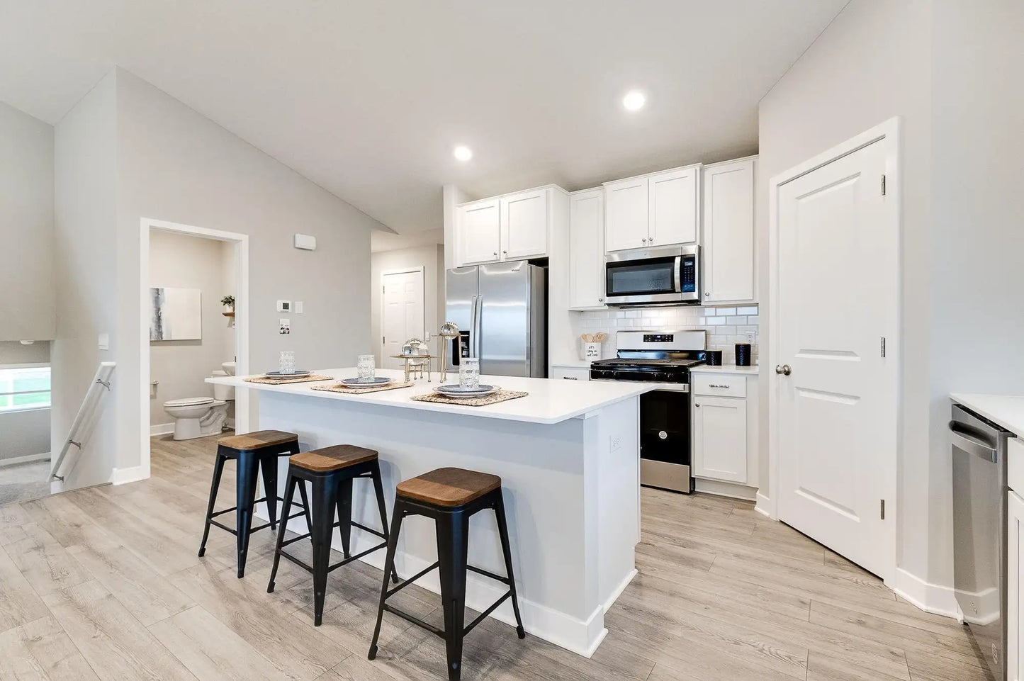2127 Ardmore Place, Shakopee, MN 55379