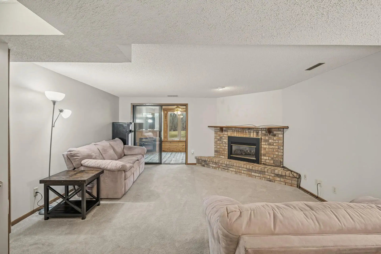 974 Winterberry Drive, Woodbury, MN 55125
