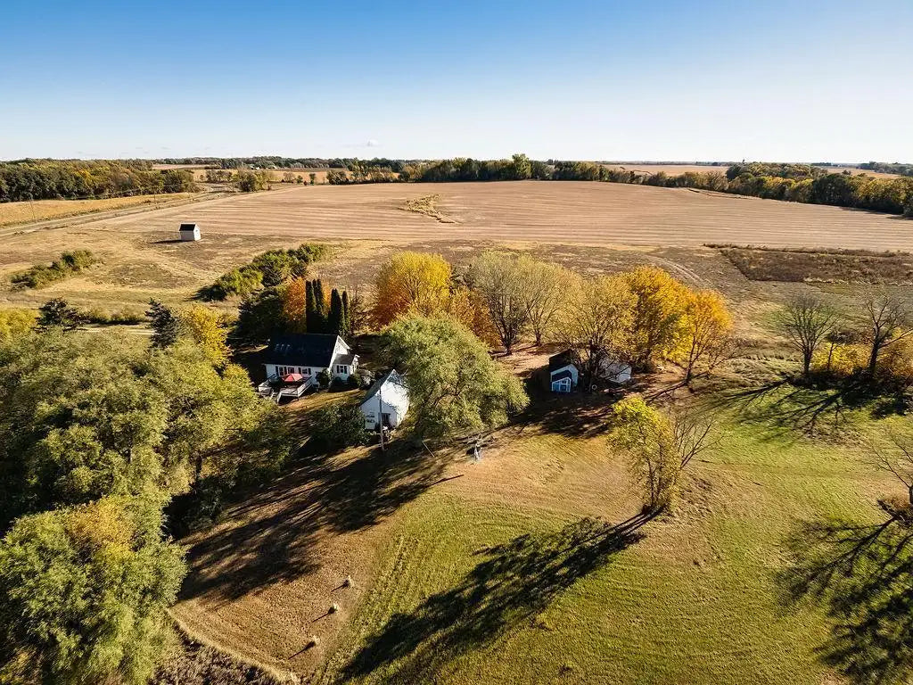1260 County Road 8 , Waverly, MN 55390