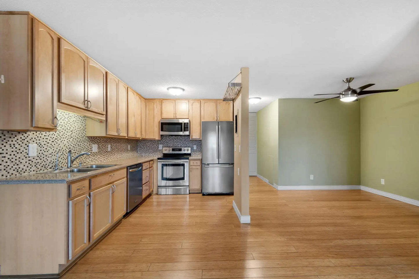 2800 Hamline Avenue, Roseville, MN 55113