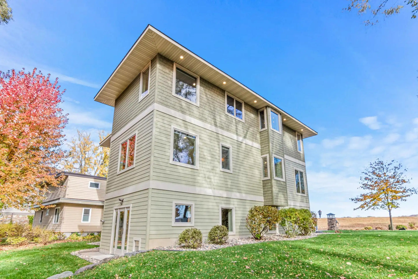 1880 Riviera Avenue, Lakeland, MN 55043