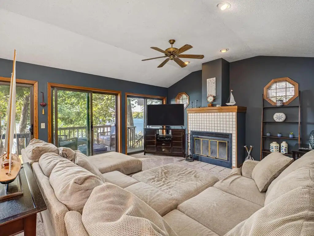 1555 Bluebird Lane, Mound, MN 55364