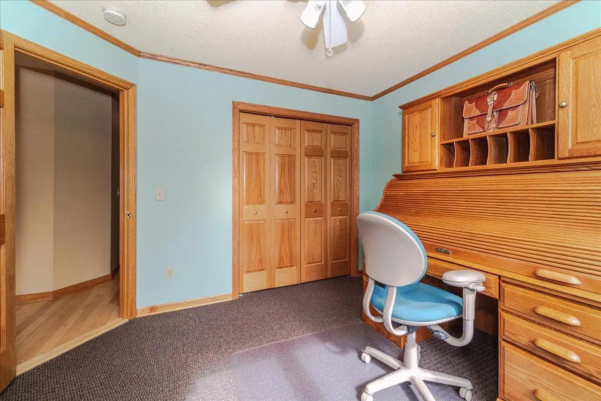 1084 Stein Drive, Waconia, MN 55387