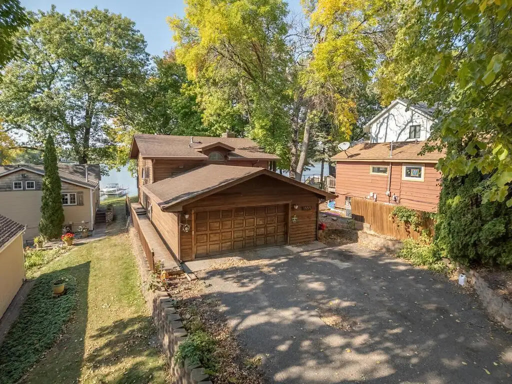 1555 Bluebird Lane, Mound, MN 55364