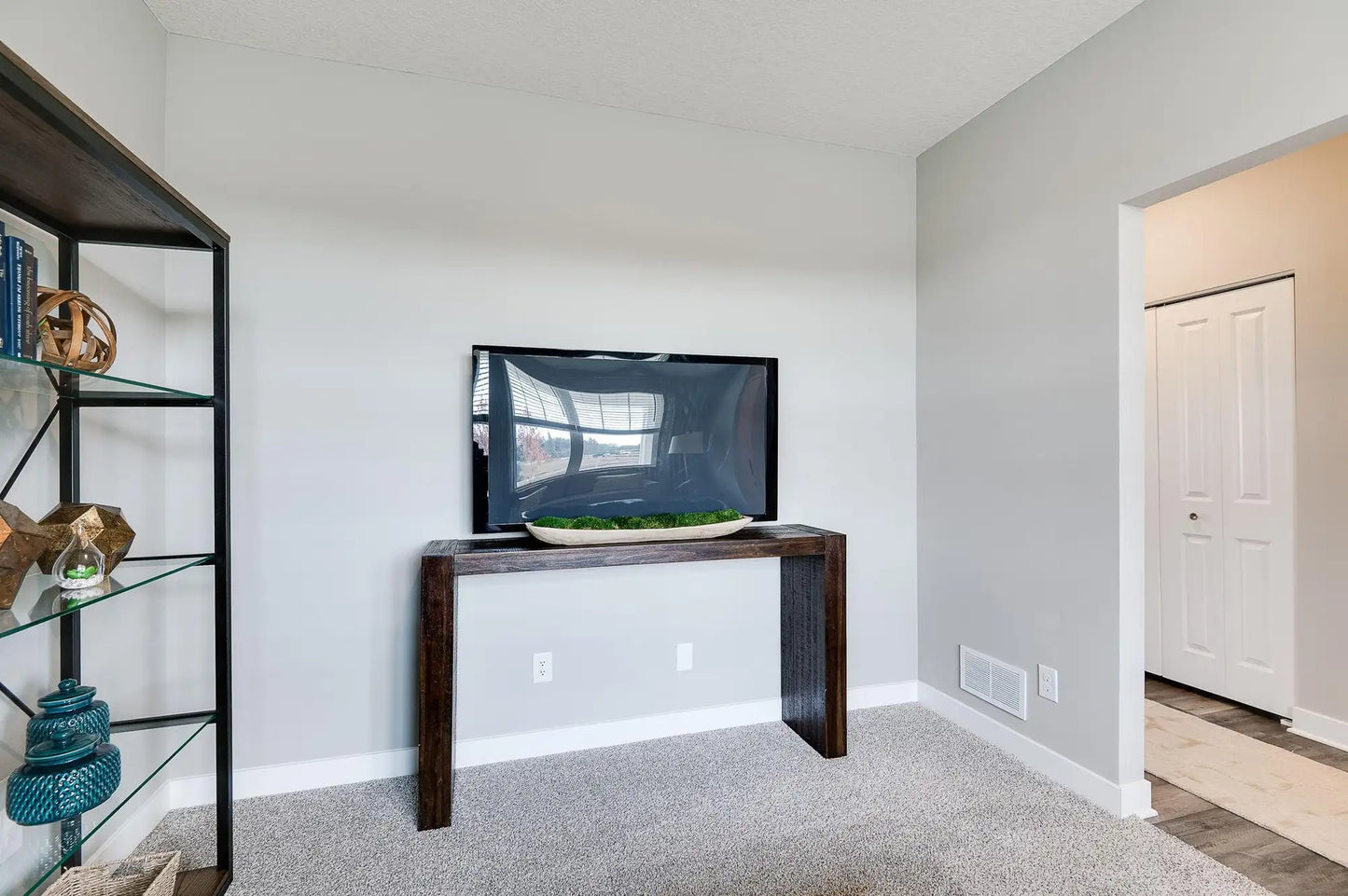 2048 Aquarius Drive, Shakopee, MN 55379