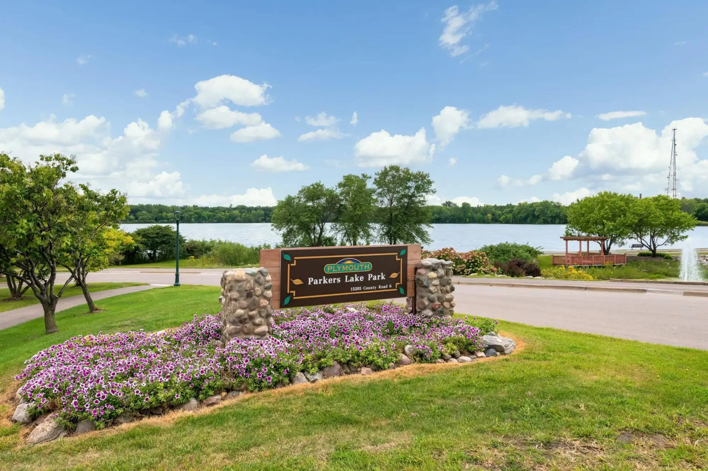 1915 Juneau Lane, Plymouth, MN 55447