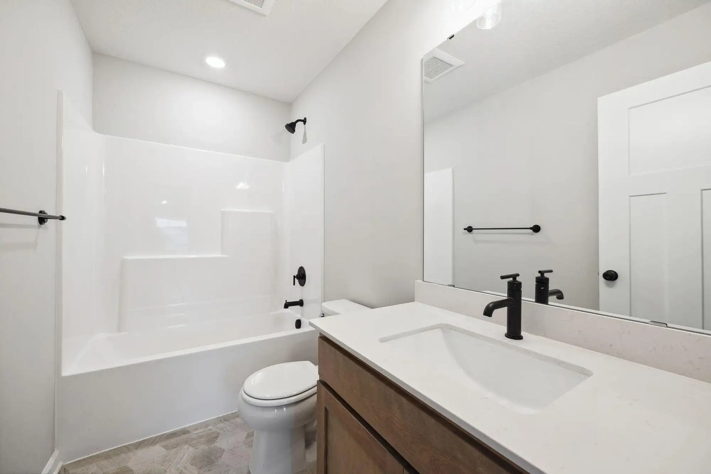 1061 Annagaire Curve, Rosemount, MN 55068