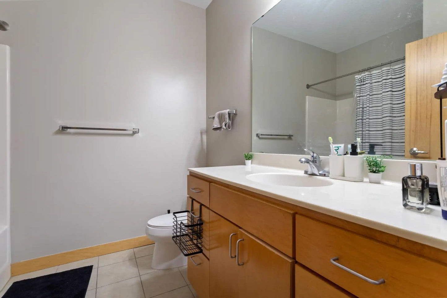 2600 University Avenue, Minneapolis, MN 55414