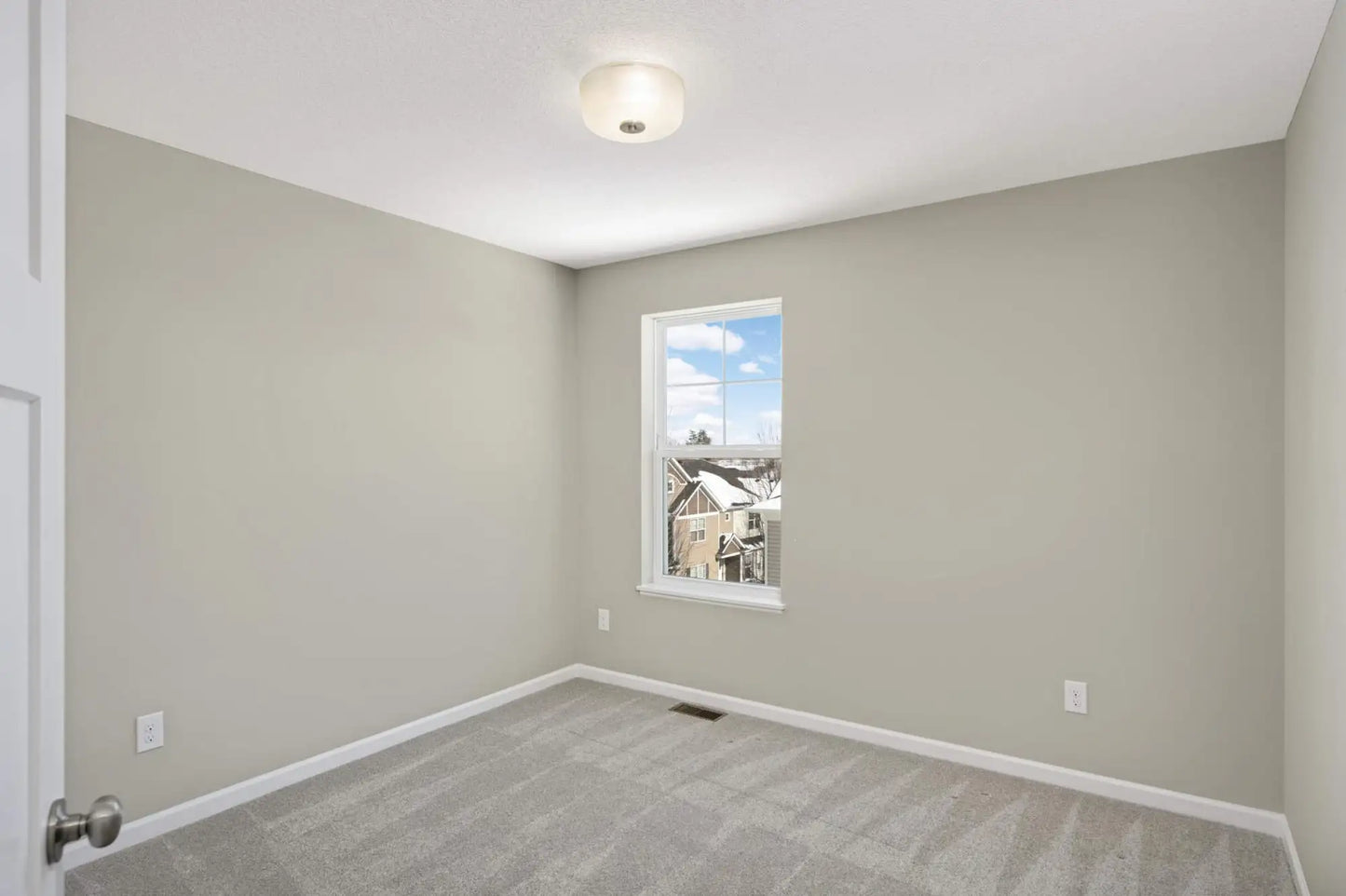 819 Roselyn Drive, Victoria, MN 55386