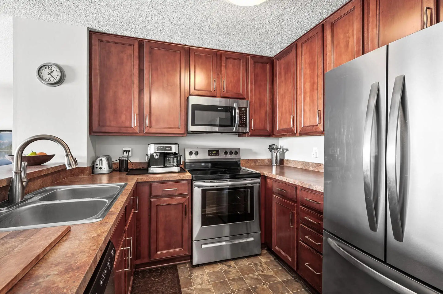 6020 Chasewood Parkway, Minnetonka, MN 55343