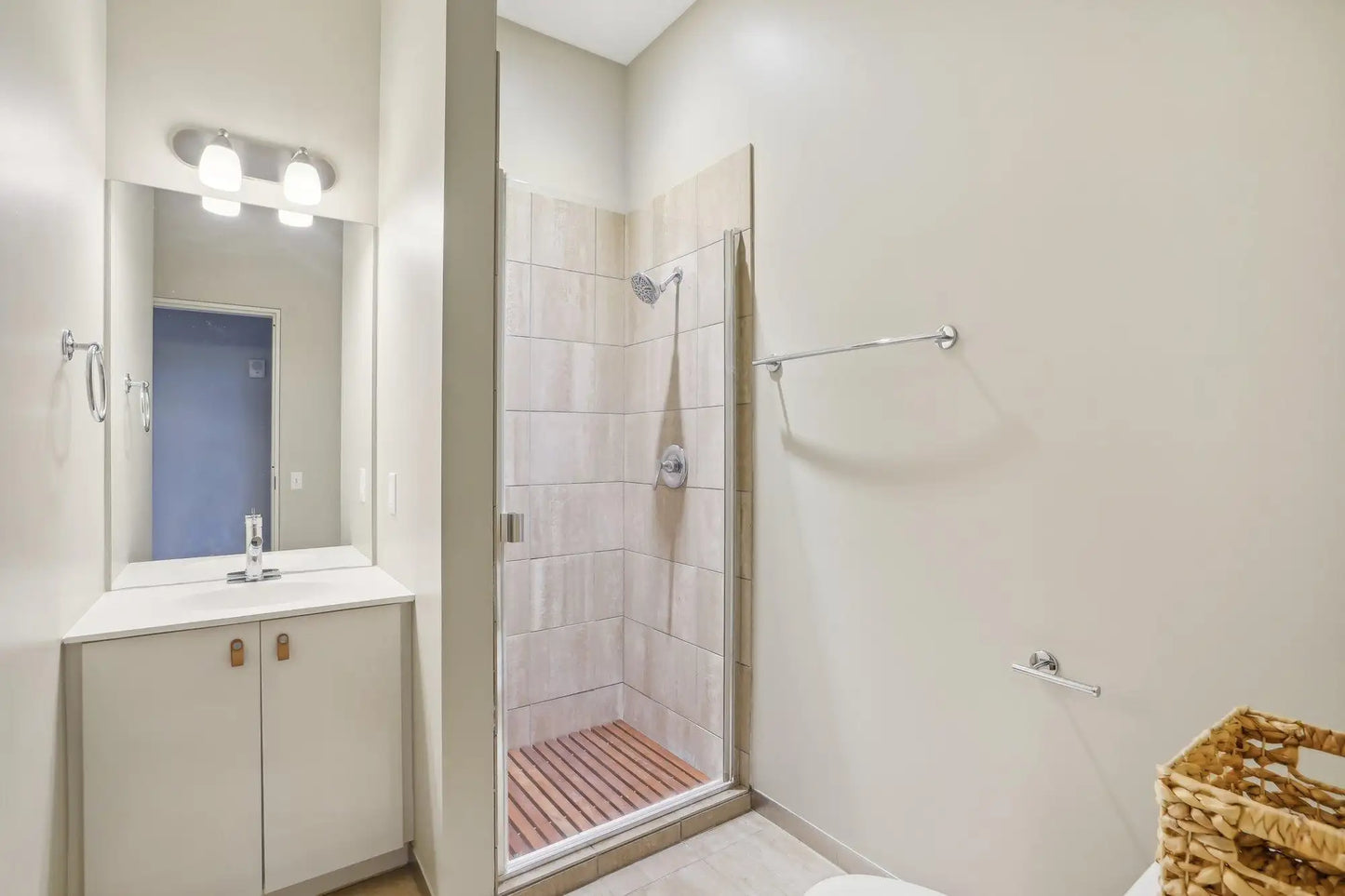5601 Smetana Drive, Minnetonka, MN 55343