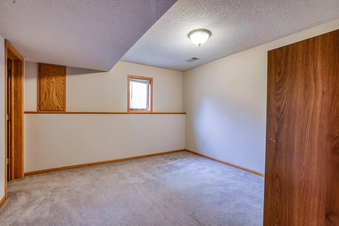 15813 Garden View Drive, Apple Valley, MN 55124