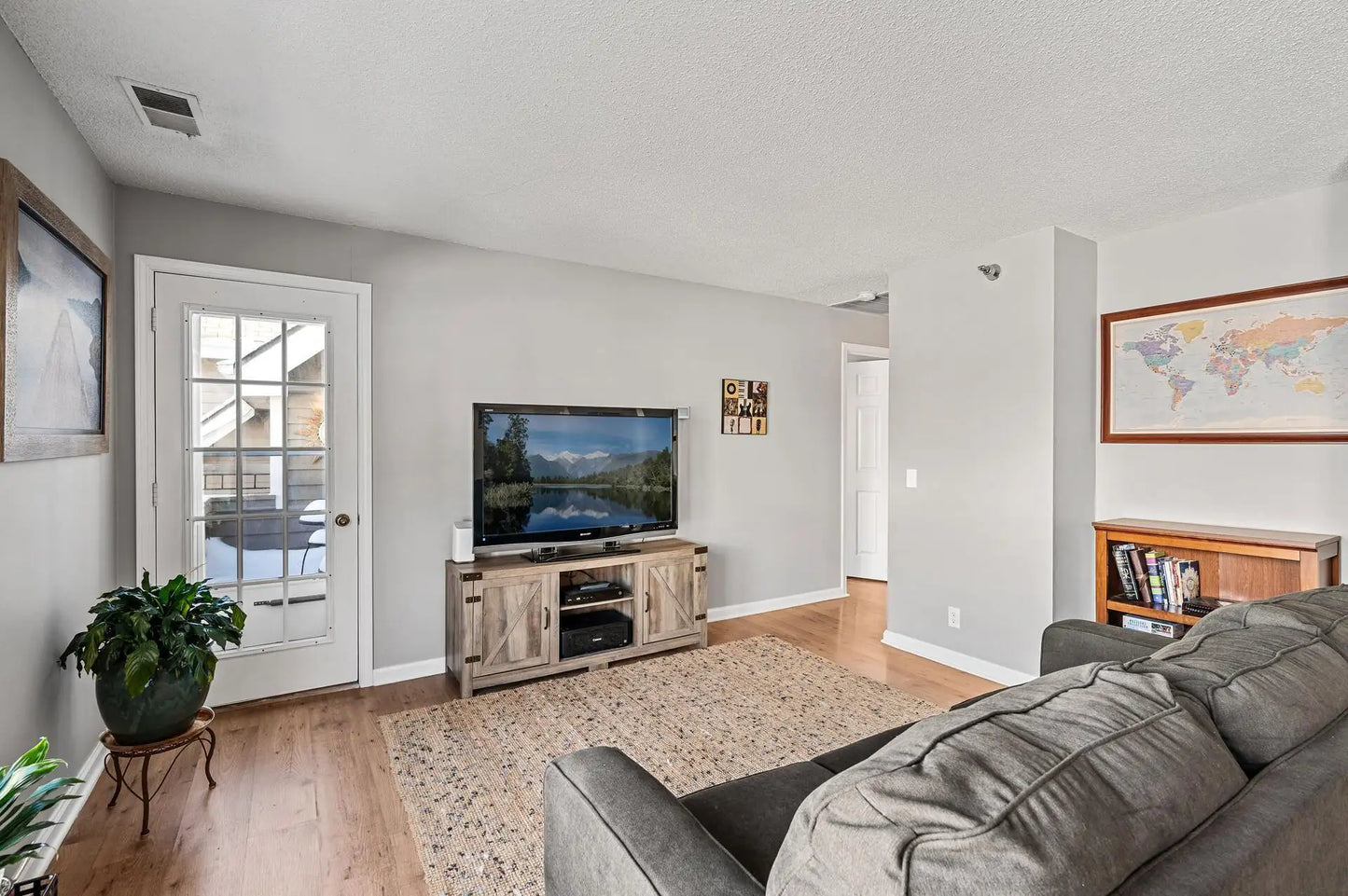 6020 Chasewood Parkway, Minnetonka, MN 55343