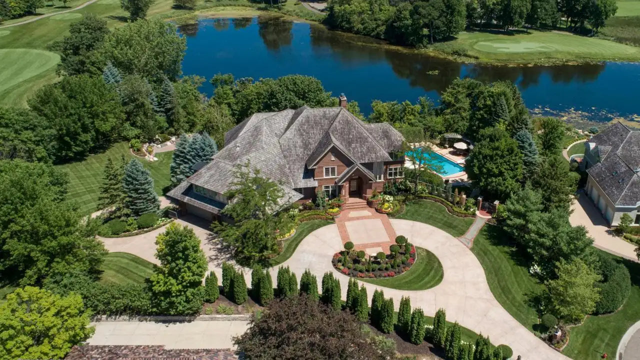 18313 Nicklaus Way, Eden Prairie, MN 55347
