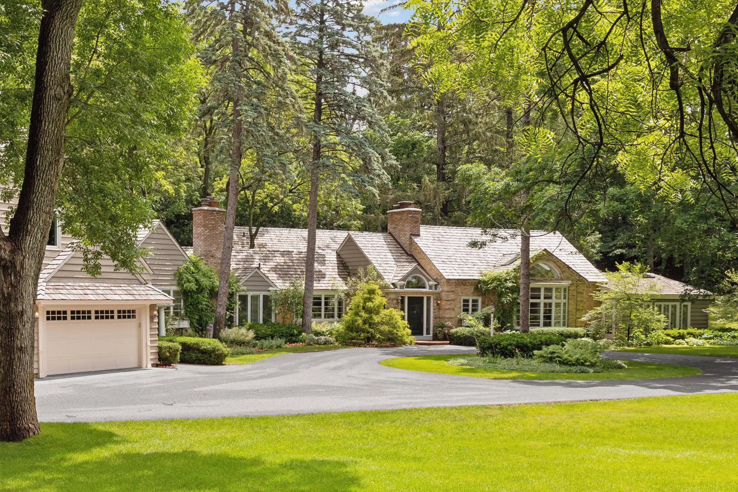 11155 Mill Run , Minnetonka, MN 55305