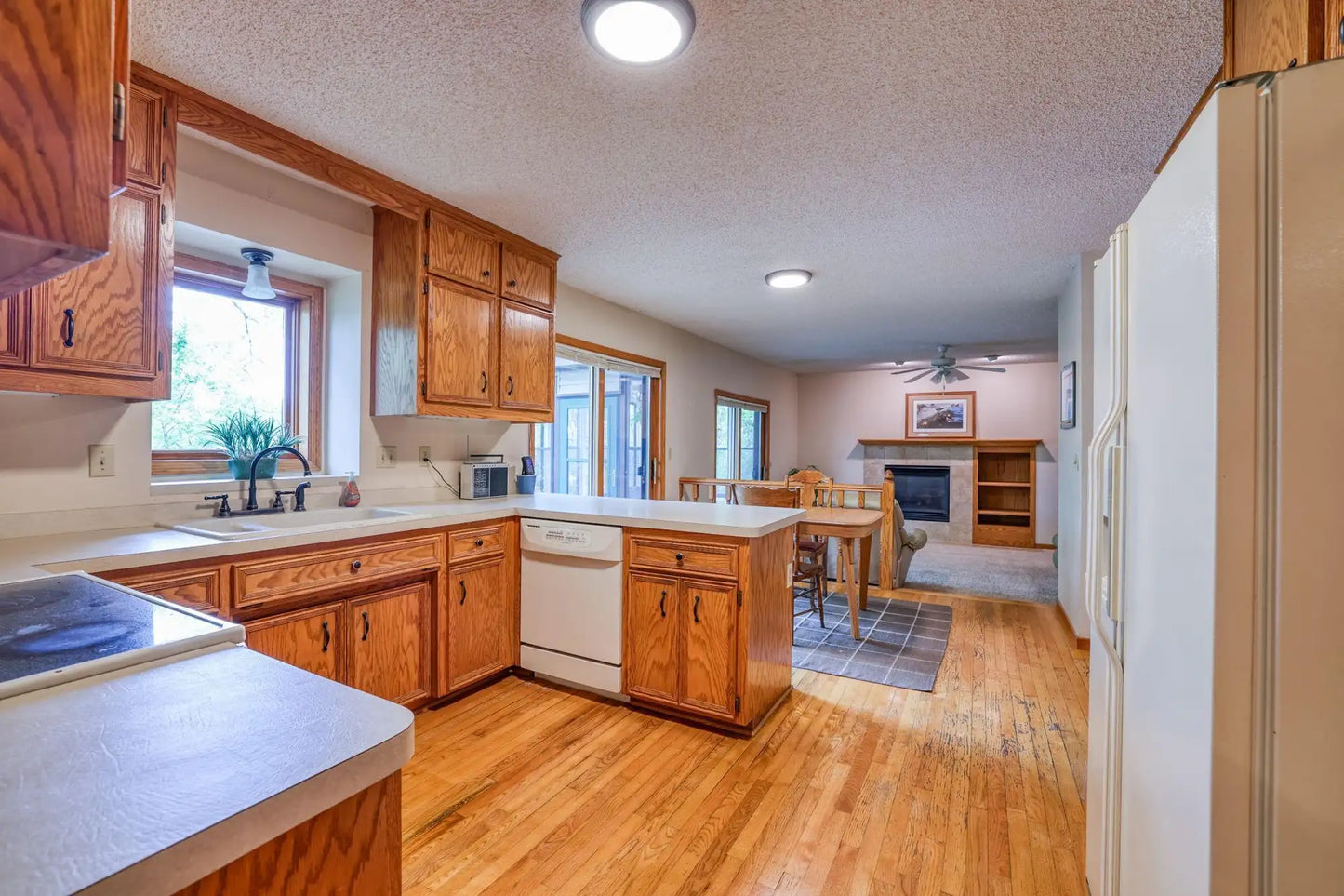 15813 Garden View Drive, Apple Valley, MN 55124