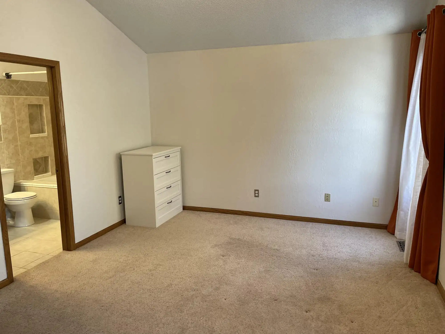 8948 Pinehurst Road, Woodbury, MN 55125