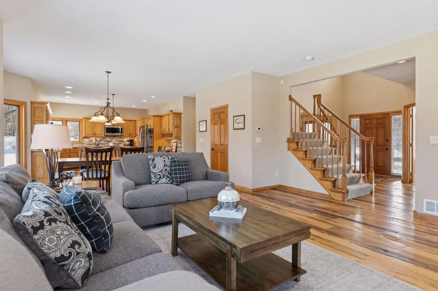 7420 Military Road, Woodbury, MN 55129