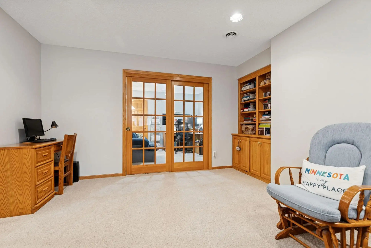 14331 Peninsula Point Drive, Savage, MN 55378