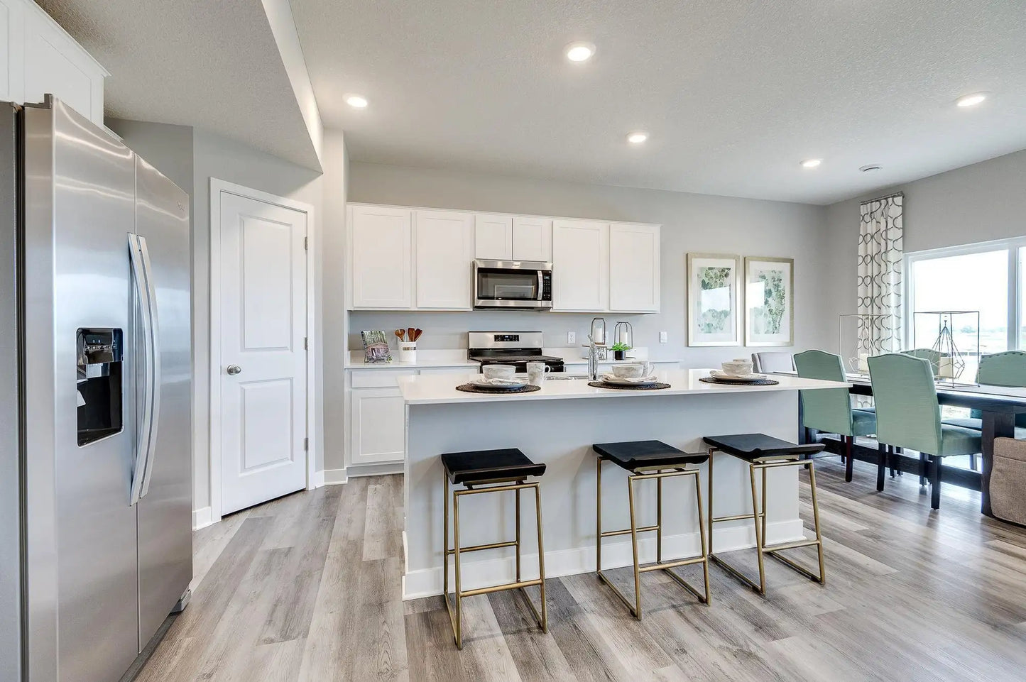 2048 Aquarius Drive, Shakopee, MN 55379