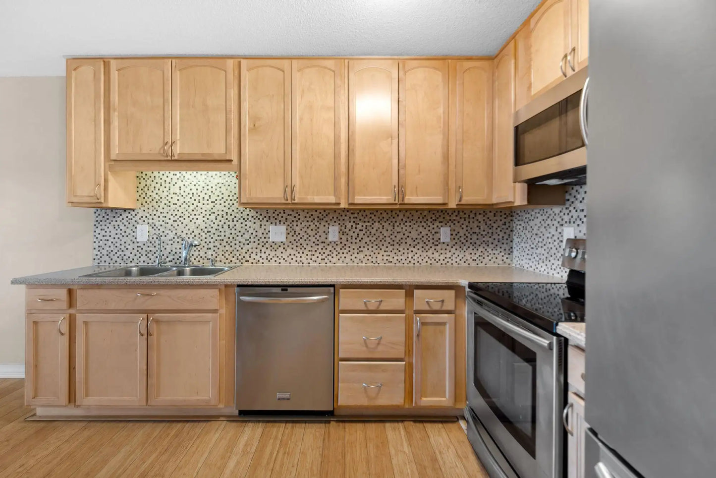 2800 Hamline Avenue, Roseville, MN 55113