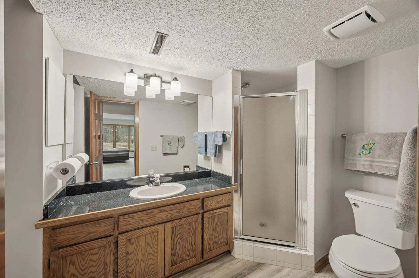 974 Winterberry Drive, Woodbury, MN 55125