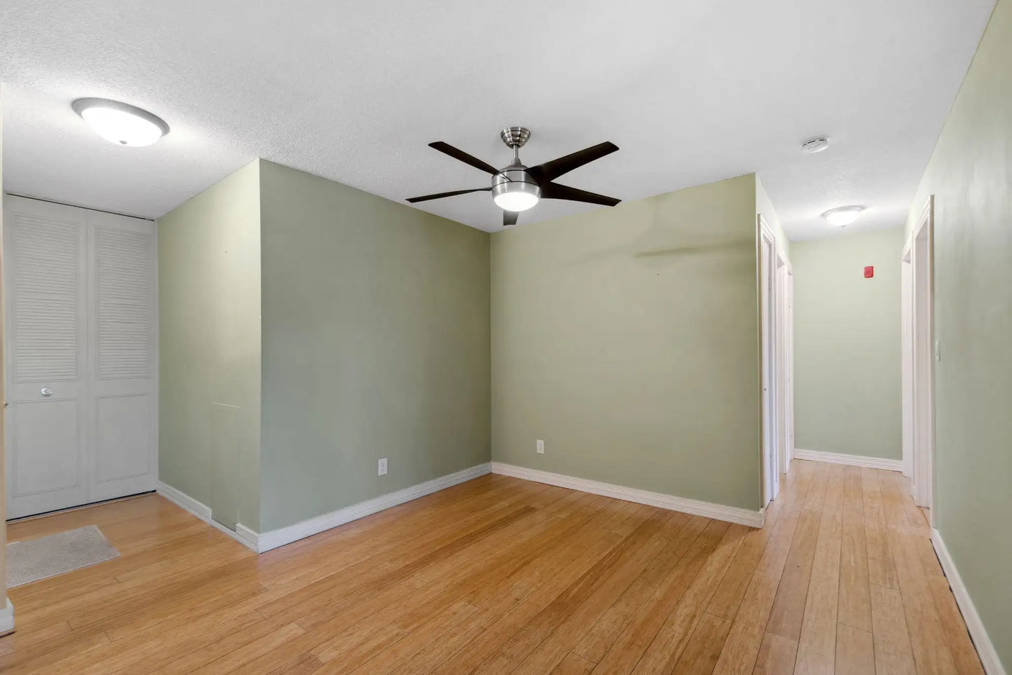 2800 Hamline Avenue, Roseville, MN 55113