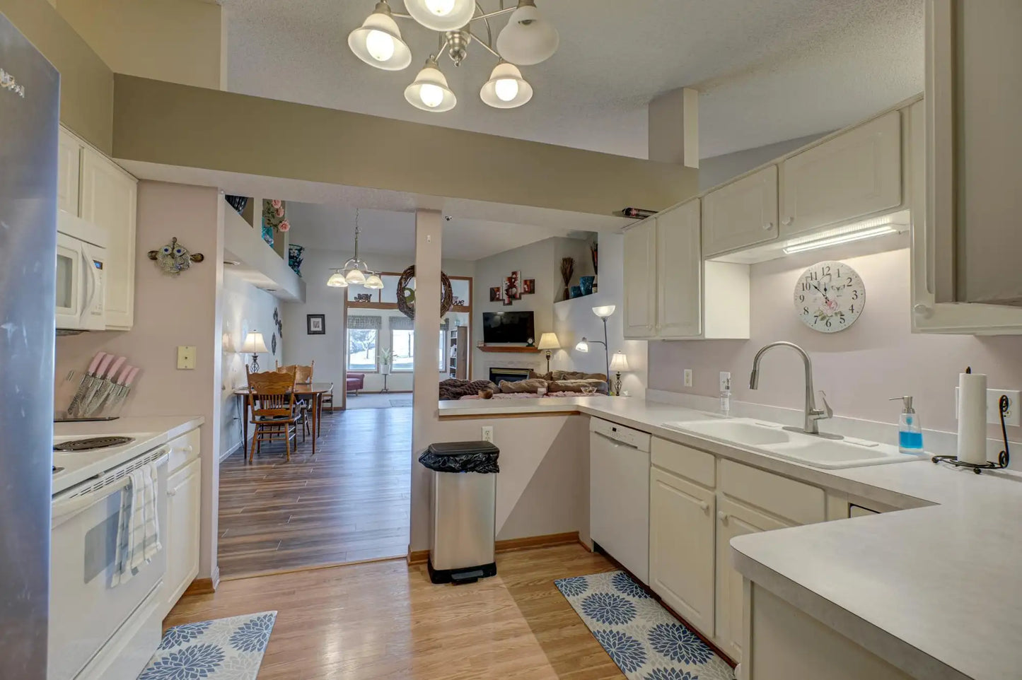 1818 Stone Meadow Boulevard, Shakopee, MN 55379
