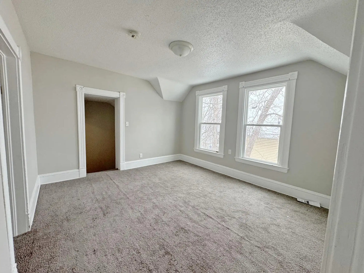 672 Magnolia Avenue, Saint Paul, MN 55106