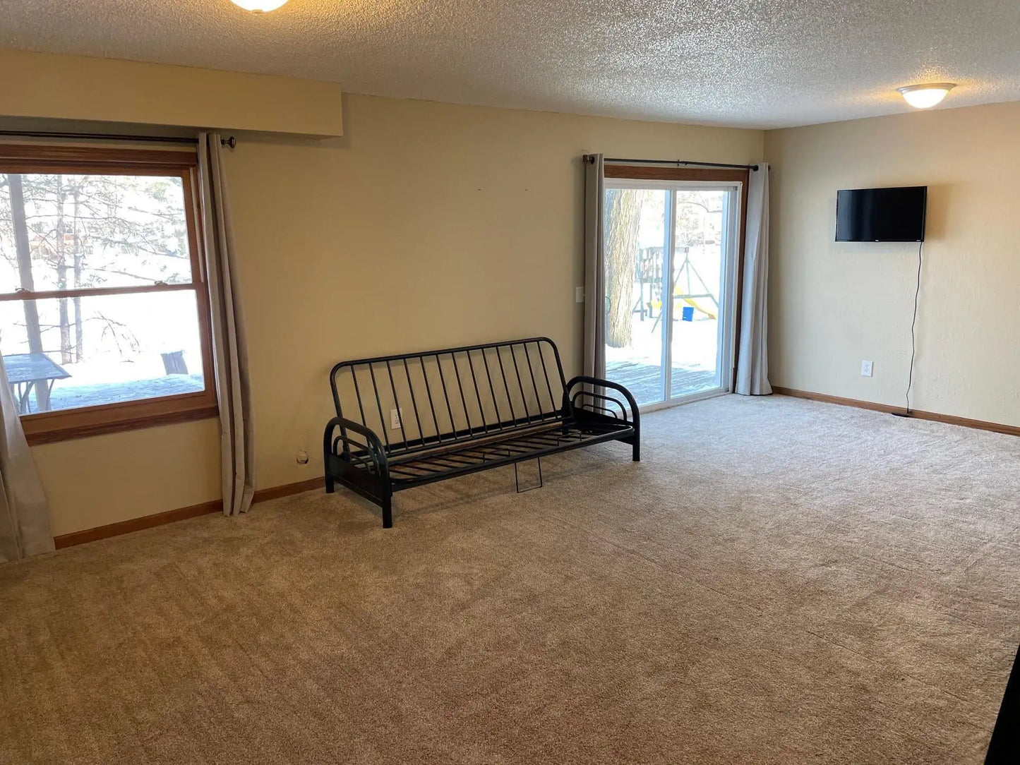 8948 Pinehurst Road, Woodbury, MN 55125