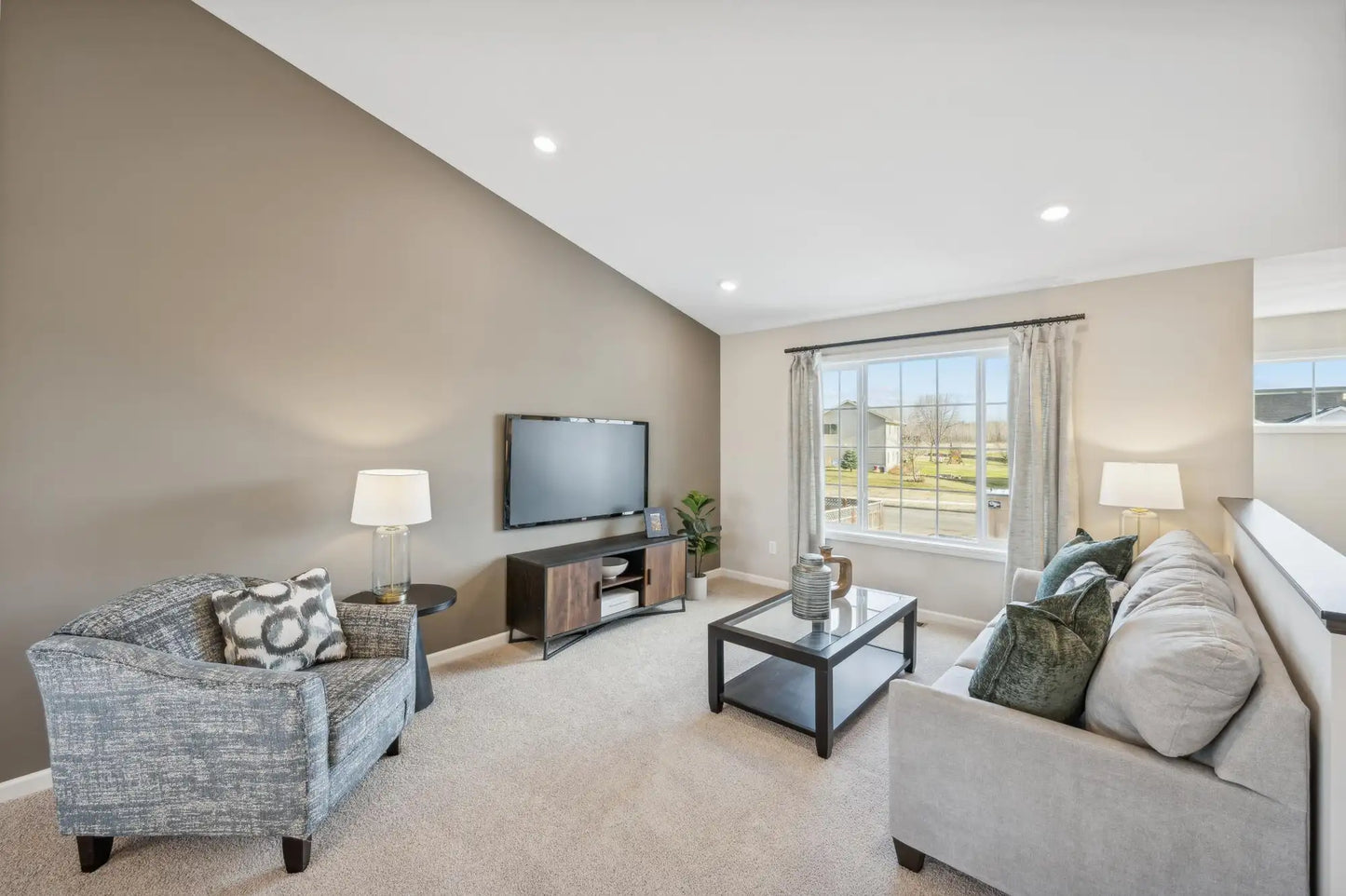 1221 Woods Road, Isanti, MN 55040