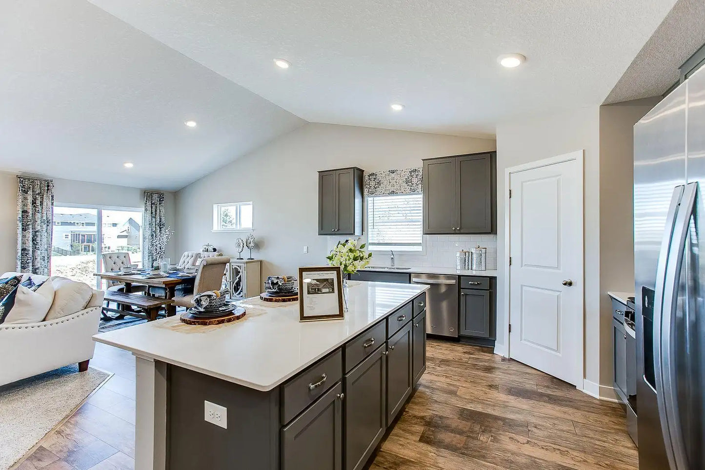 2109 Ardmore Place, Shakopee, MN 55379