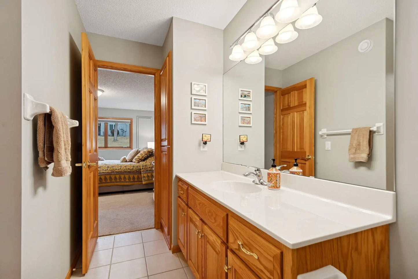 14331 Peninsula Point Drive, Savage, MN 55378