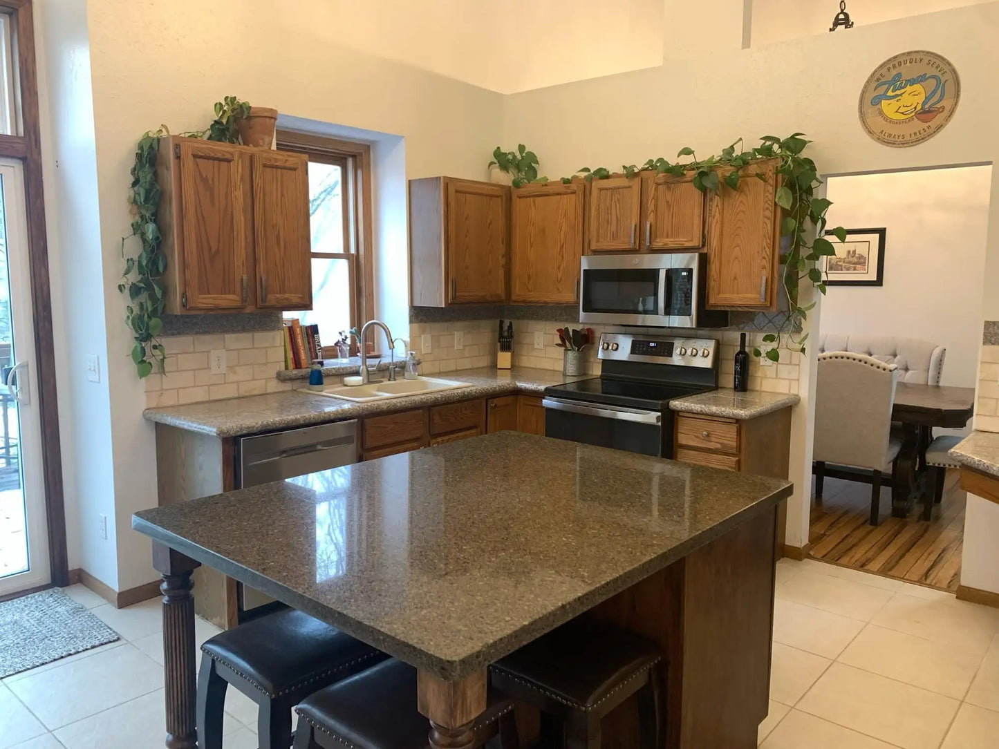 8948 Pinehurst Road, Woodbury, MN 55125