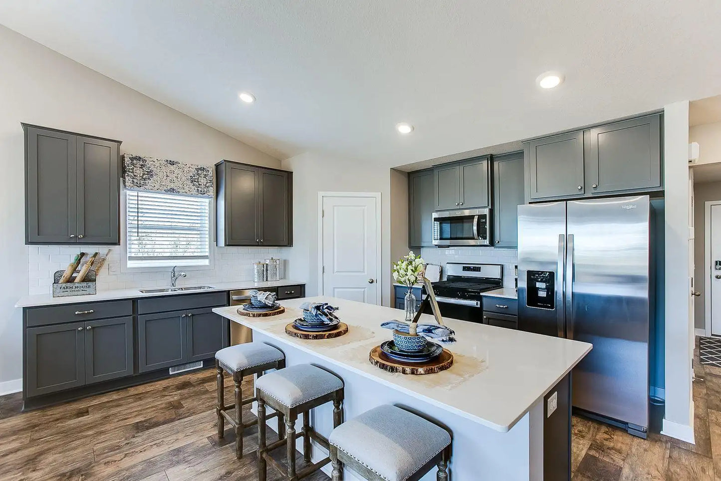 2109 Ardmore Place, Shakopee, MN 55379