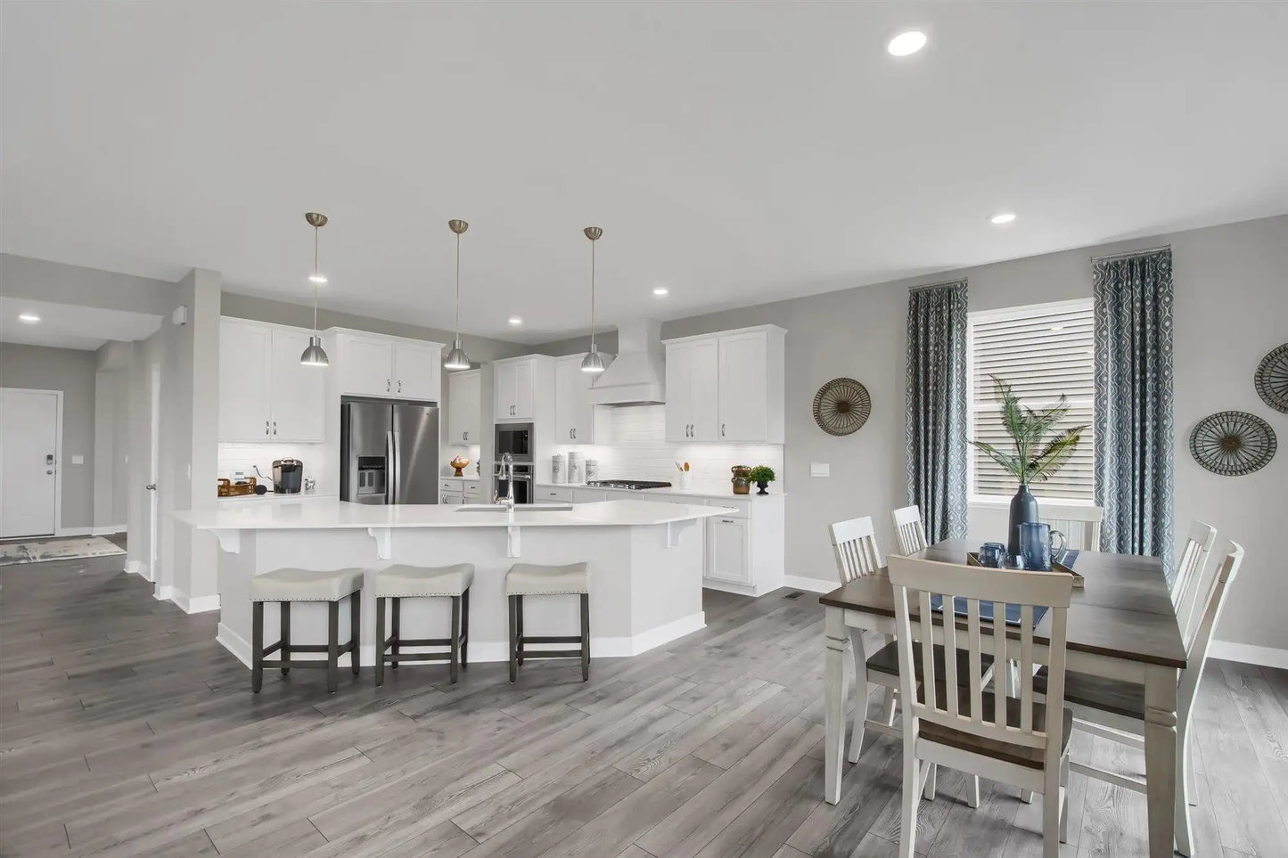1484 Sophia Drive, Chaska, MN 55318