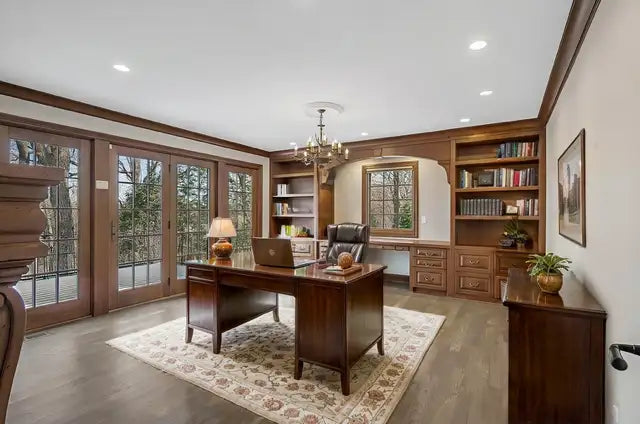 10 Saint Albans Road, Hopkins, MN 55305