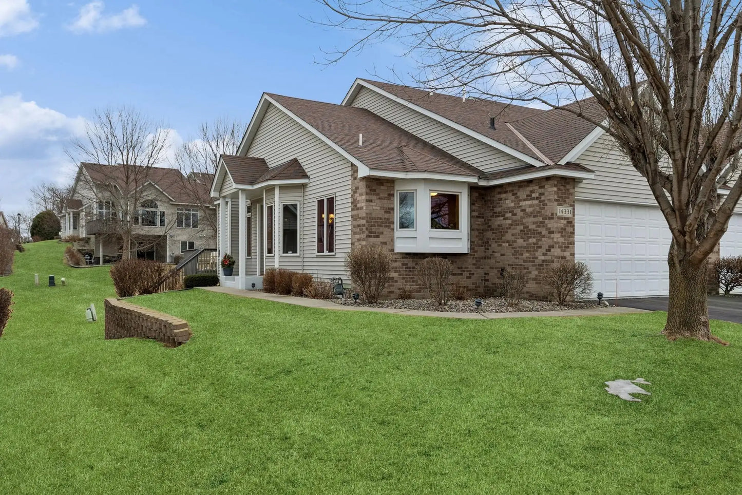 14331 Peninsula Point Drive, Savage, MN 55378