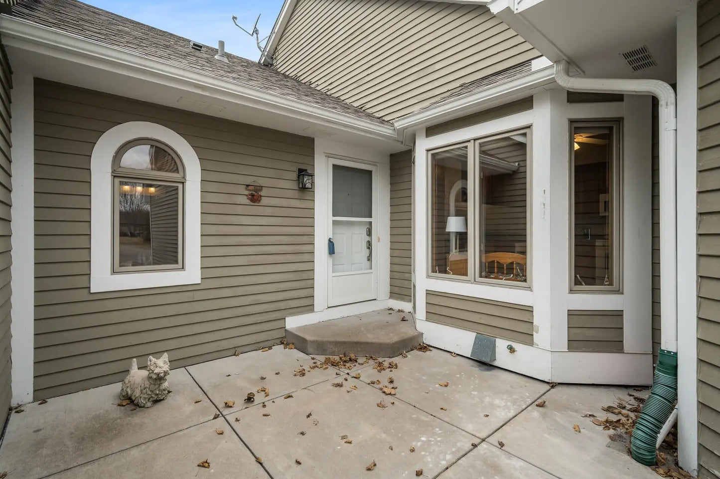 974 Winterberry Drive, Woodbury, MN 55125