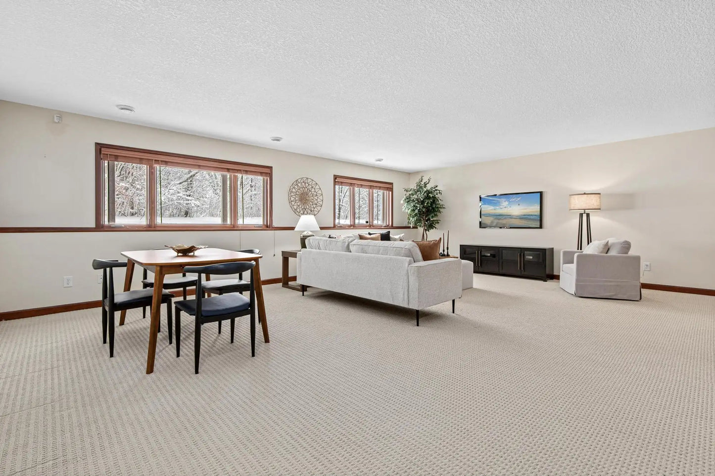 2202 Midland View Court, Roseville, MN 55113