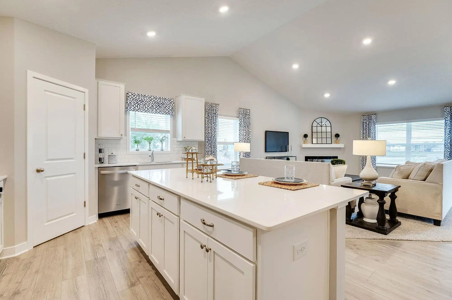 2127 Ardmore Place, Shakopee, MN 55379